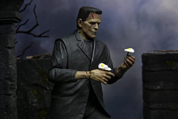 Universal Monsters Ultimate Frankenstein's Monster (Color) 7" Scale Figure