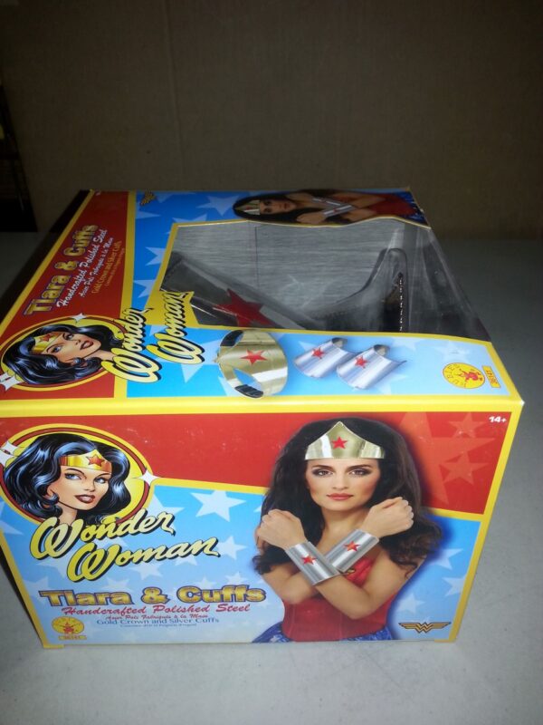 Deluxe Wonder Woman Metal Tiara and Cuffs Set