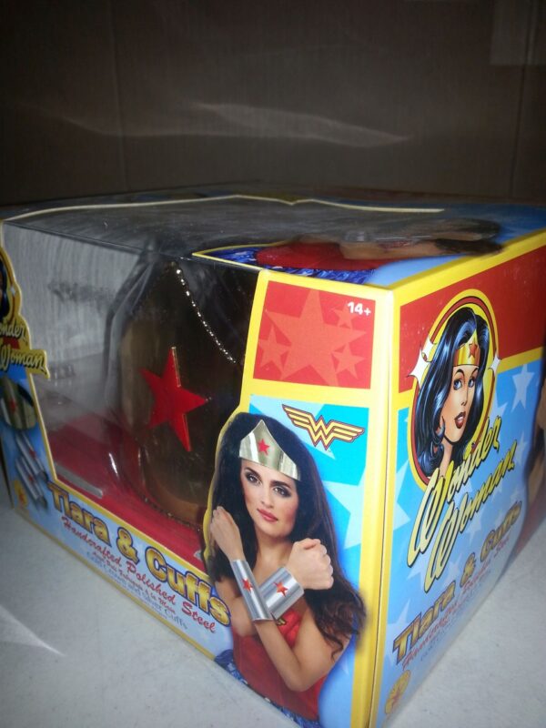 Deluxe Wonder Woman Metal Tiara and Cuffs Set