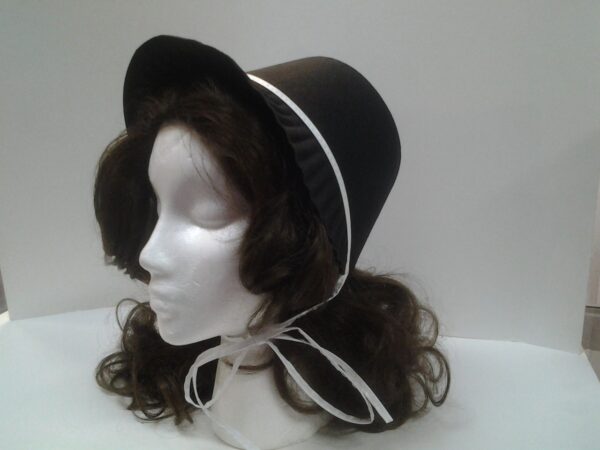 Caroler Puritan Pilgrim Bonnet