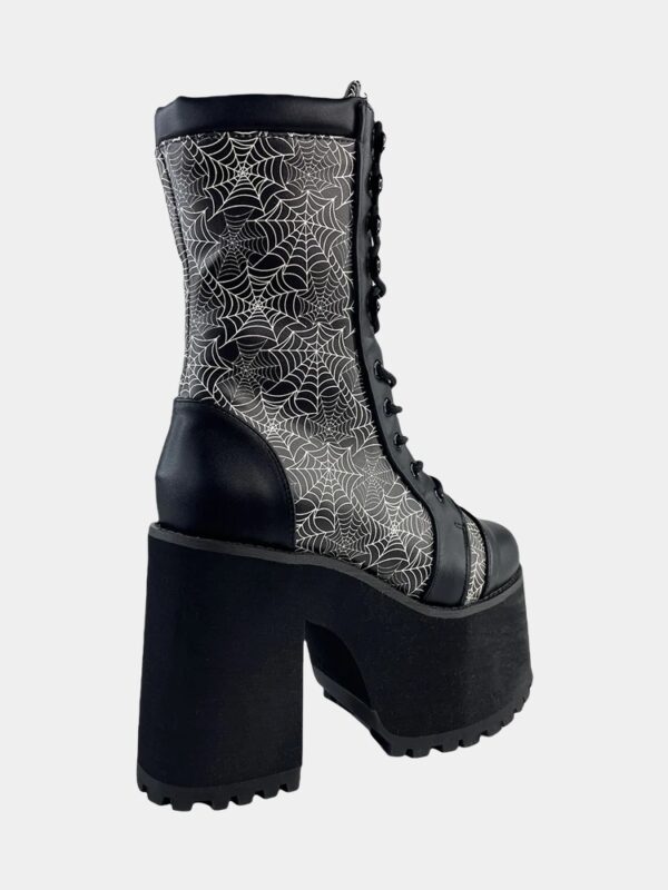 Raven Boot Spiderweb