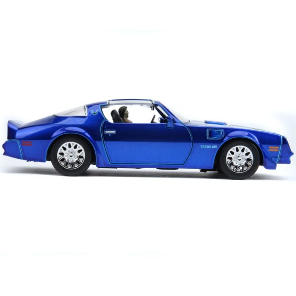 It: Chapter Two 1977 Pontiac Firebird 1:24 Scale Die-Cast Metal Vehicle with Pennywise Figure - Image 6