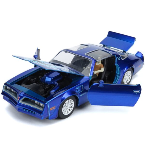 It: Chapter Two 1977 Pontiac Firebird 1:24 Scale Die-Cast Metal Vehicle with Pennywise Figure - Image 8