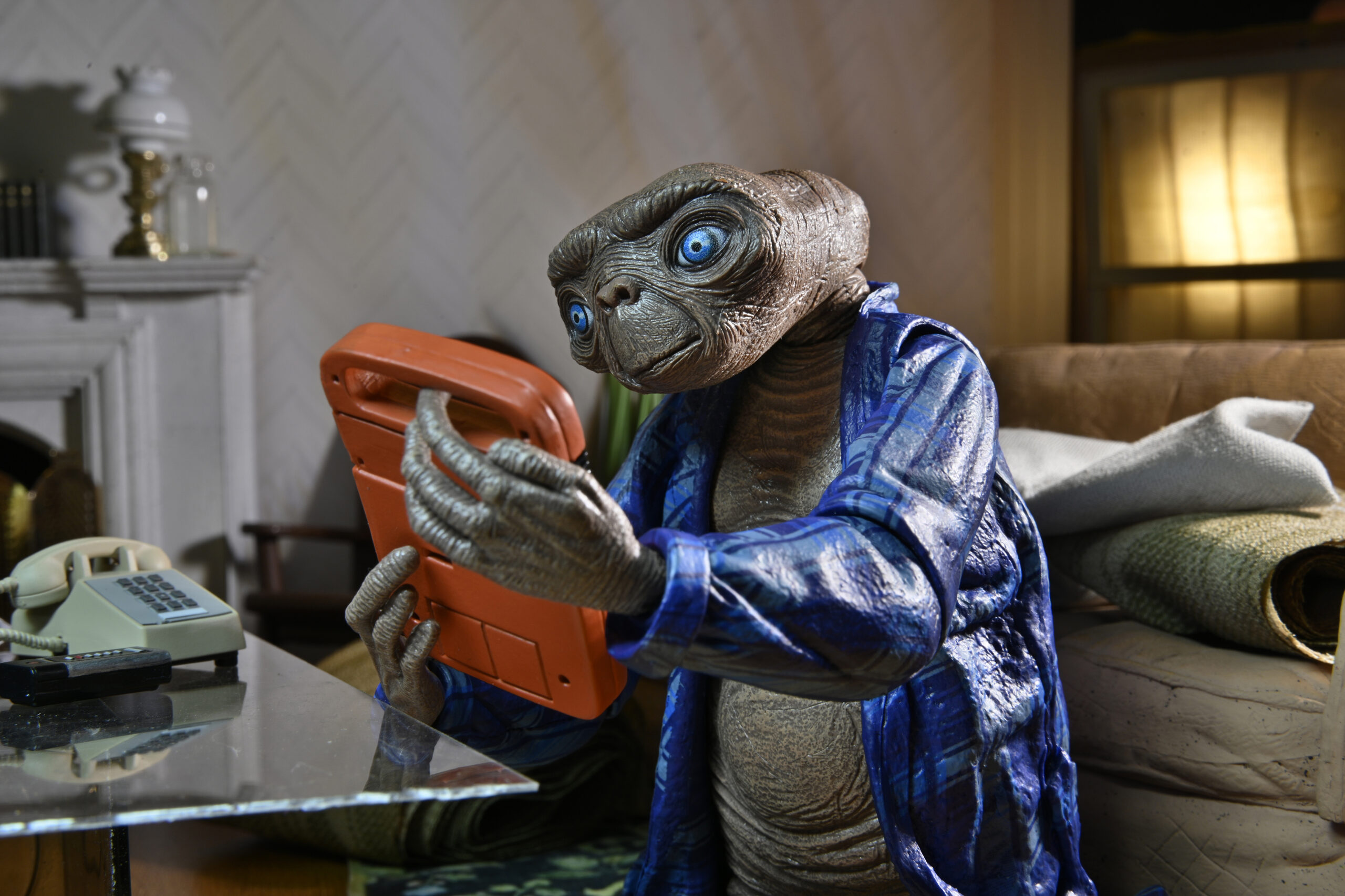 E.T. The Extra-Terrestrial 40th Anniversary 7” Scale Action Figure – Ultimate E.T at Home - Image 4