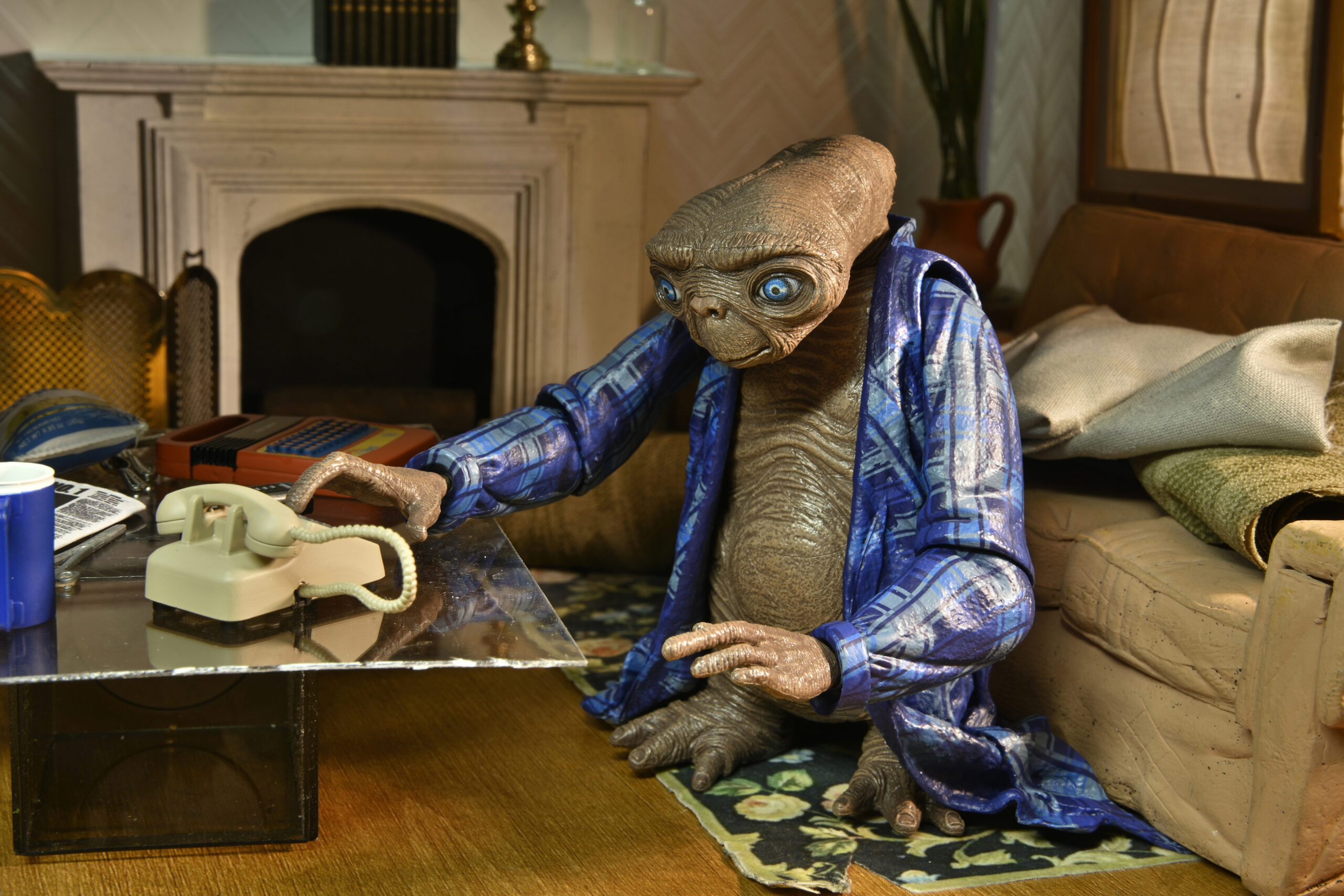 E.T. The Extra-Terrestrial 40th Anniversary 7” Scale Action Figure – Ultimate E.T at Home - Image 6