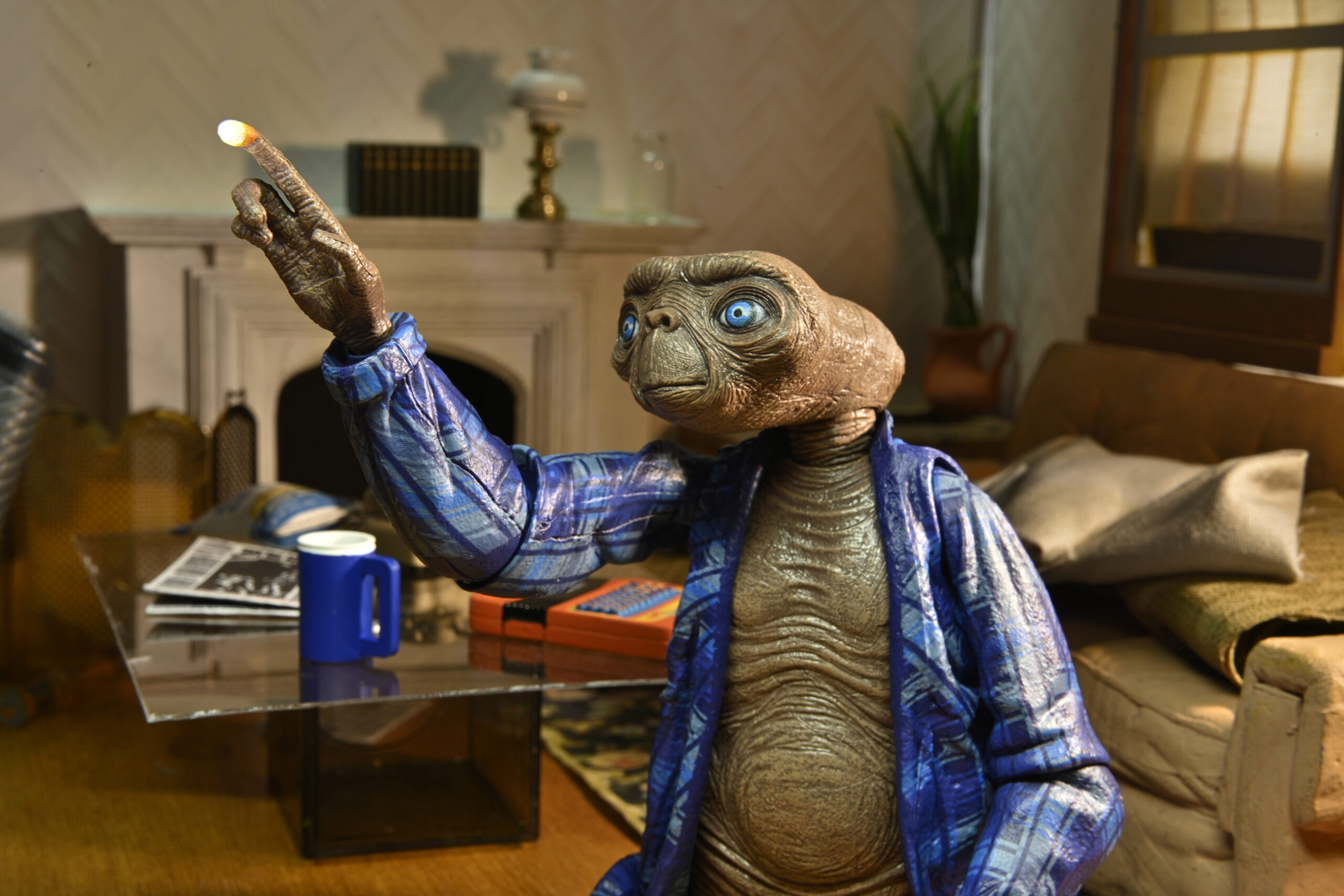 E.T. The Extra-Terrestrial 40th Anniversary 7” Scale Action Figure – Ultimate E.T at Home - Image 7