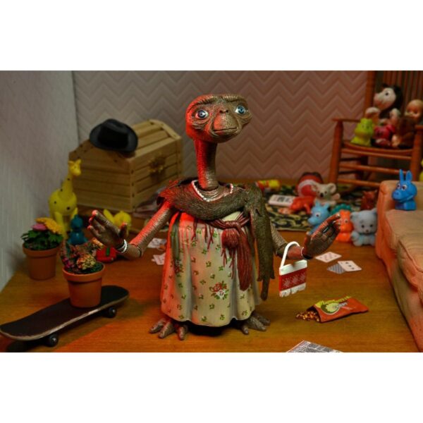 E.T. The Extra-Terrestrial 40th Anniversary – 7″ Scale Action Figure – Ultimate Dress Up E.T. - Image 3