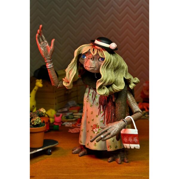 E.T. The Extra-Terrestrial 40th Anniversary – 7″ Scale Action Figure – Ultimate Dress Up E.T. - Image 4