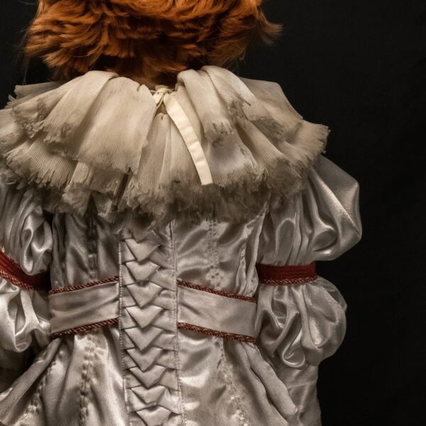 IT - Pennywise Premium Scale Doll - Image 5