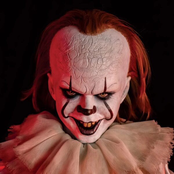 IT - Pennywise Premium Scale Doll - Image 7