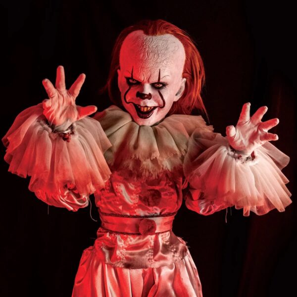 IT - Pennywise Premium Scale Doll - Image 8