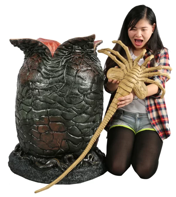 Aliens - Xenomorph Egg Life-Size Replica with LED Lights - Image 2