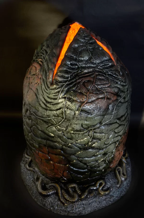 Aliens - Xenomorph Egg Life-Size Replica with LED Lights - Image 5