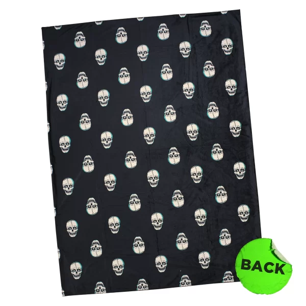 Beistle Flaming Skull Throw Blanket - Image 2