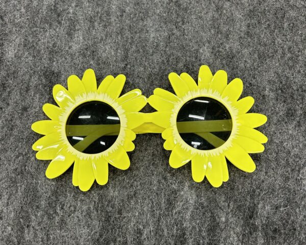 Terrifier Art the Clown Daisy Glasses - Image 3