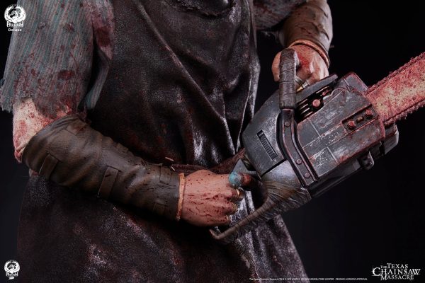 Leatherface 1:4 Scale Statue - Deluxe Edition - Image 12