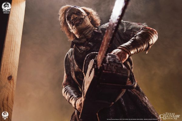 Leatherface 1:4 Scale Statue - Deluxe Edition - Image 4