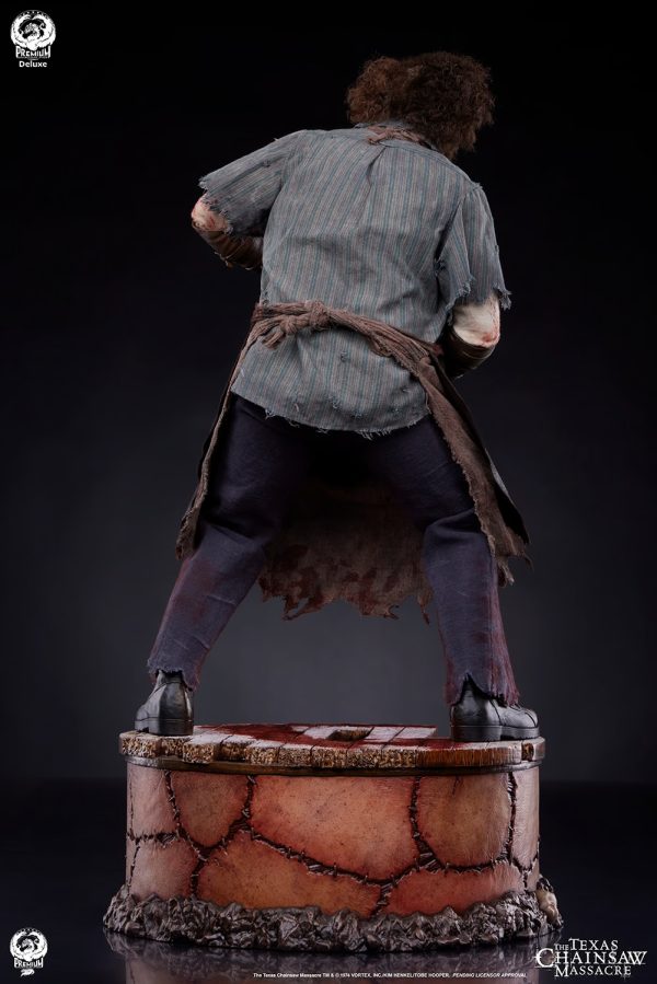 Leatherface 1:4 Scale Statue - Deluxe Edition - Image 7