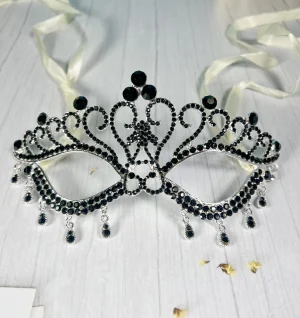 Black Diamond Rhinestone Masquerade Mask