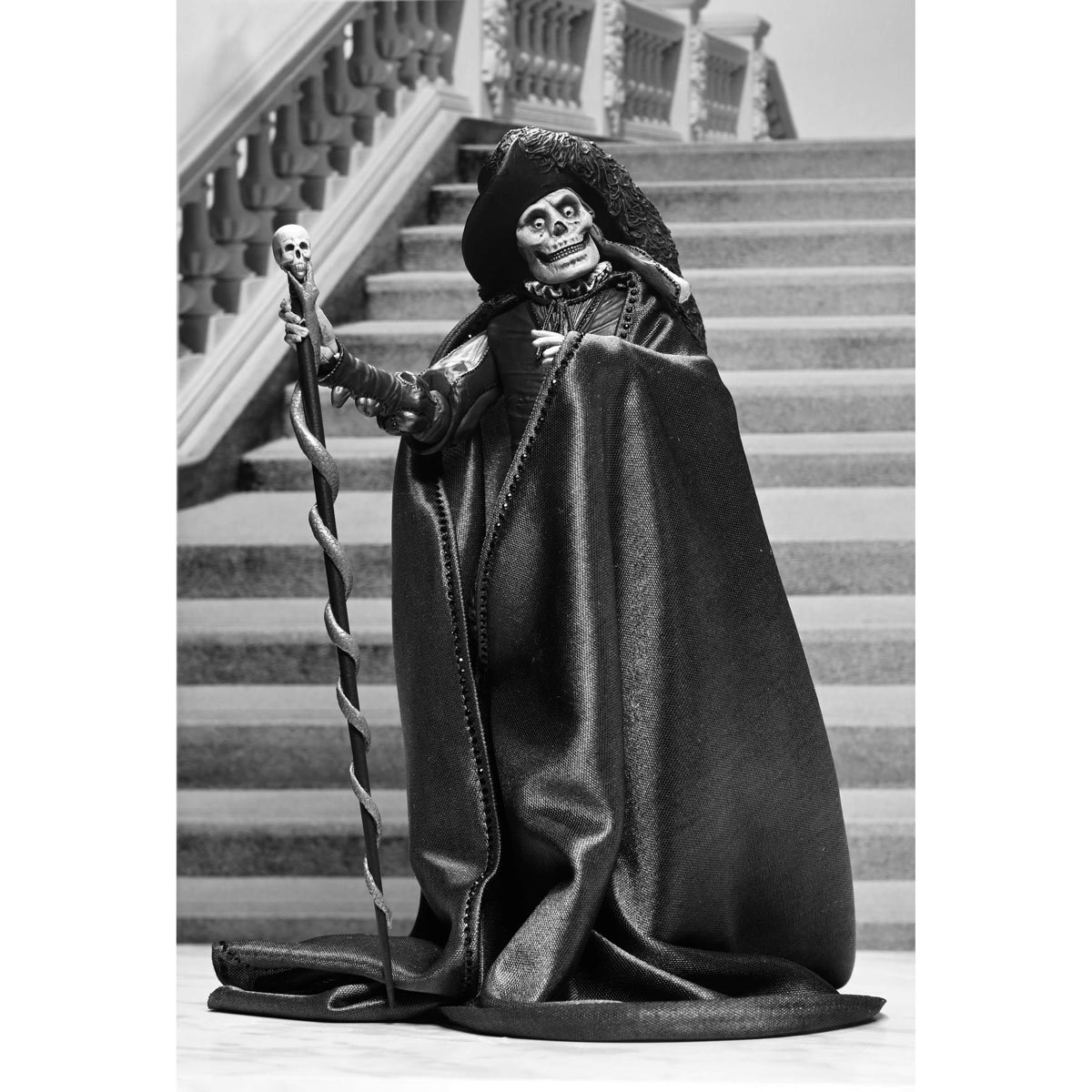 Phantom of the Opera (1925) Ultimate Phantom of the Opera Masque of the Red Death (B&W Version) 7-In Scale Action Figure - Image 2