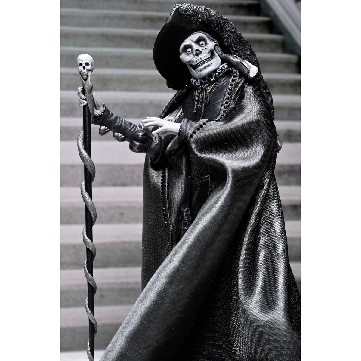 Phantom of the Opera (1925) Ultimate Phantom of the Opera Masque of the Red Death (B&W Version) 7-In Scale Action Figure - Image 4