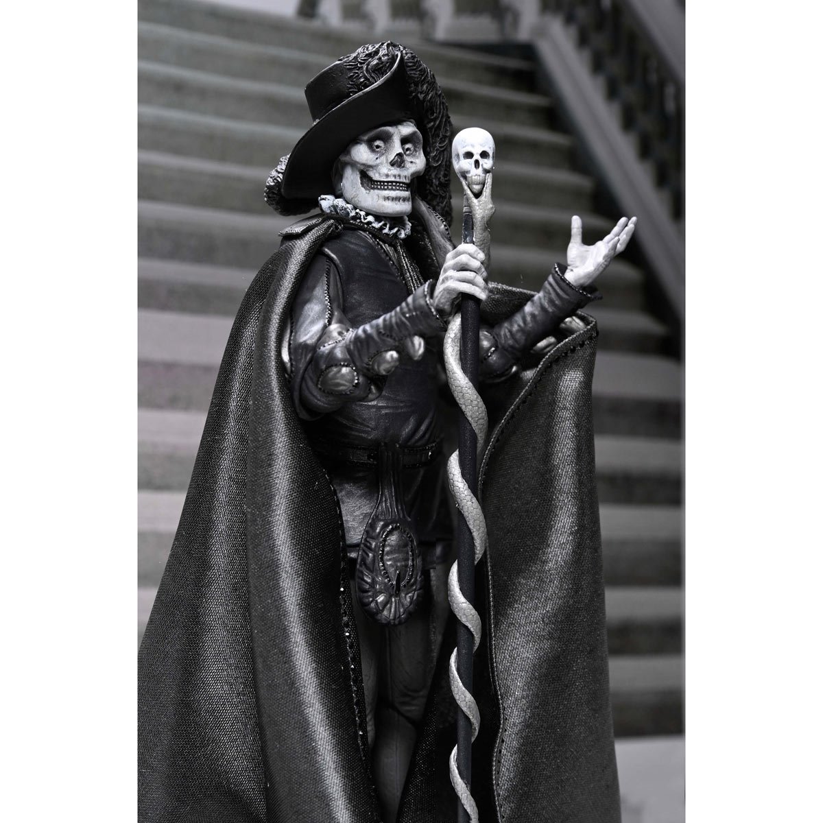 Phantom of the Opera (1925) Ultimate Phantom of the Opera Masque of the Red Death (B&W Version) 7-In Scale Action Figure - Image 6