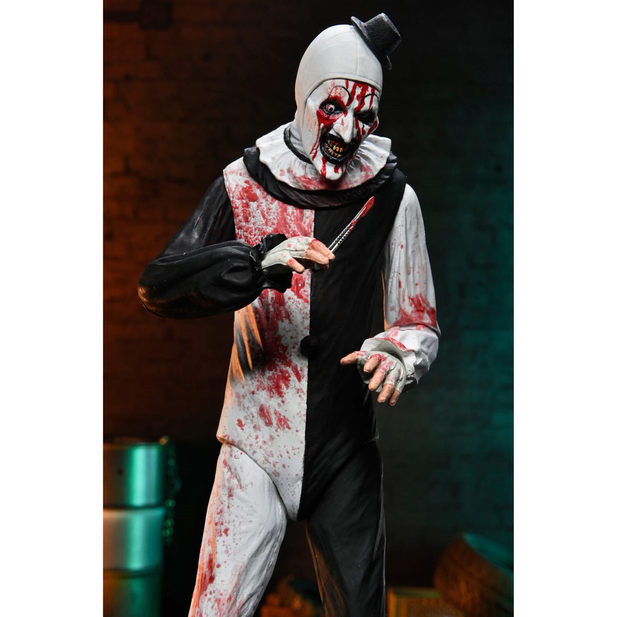 Terrifier 2 Ultimate Art the Clown (Blood Splattered) 7-Inch Scale Action Figure - Image 14