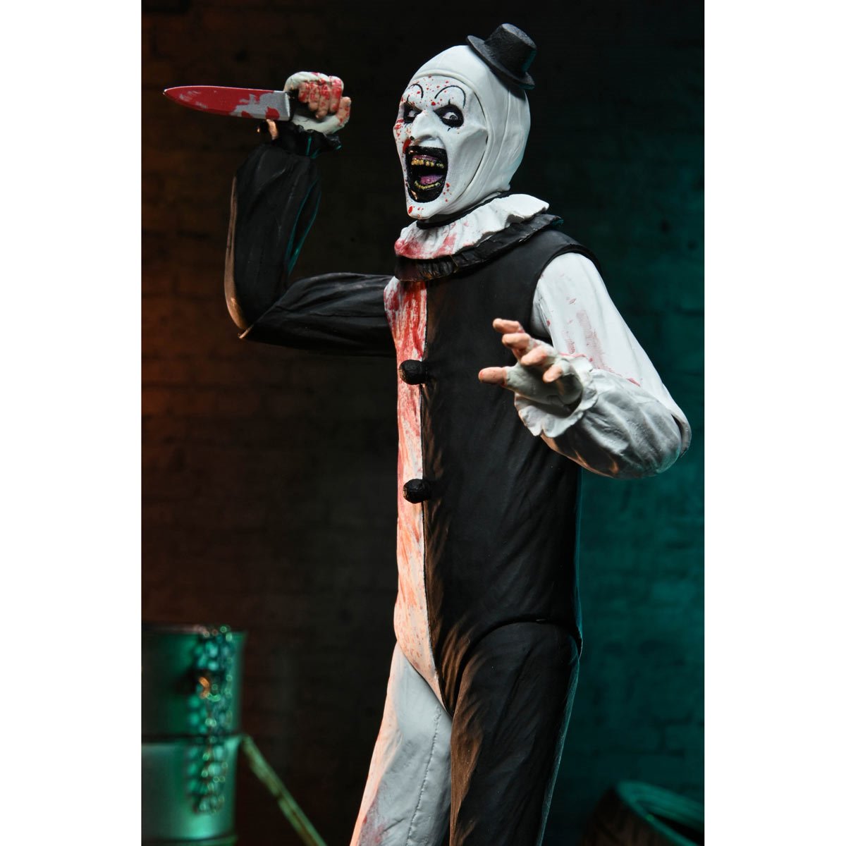 Terrifier 2 Ultimate Art the Clown (Blood Splattered) 7-Inch Scale Action Figure - Image 3