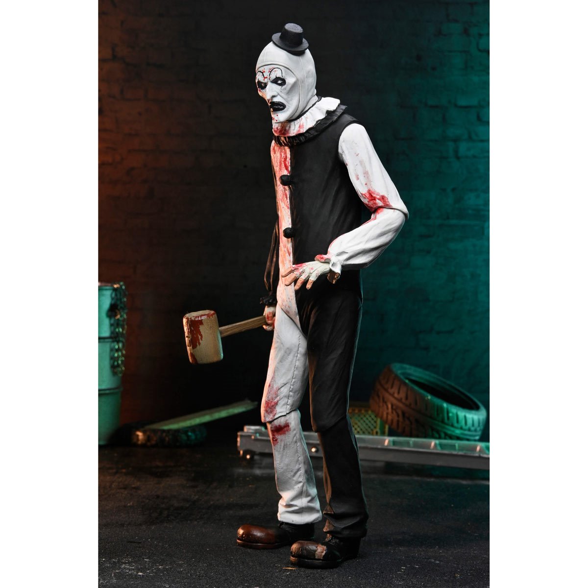 Terrifier 2 Ultimate Art the Clown (Blood Splattered) 7-Inch Scale Action Figure - Image 5
