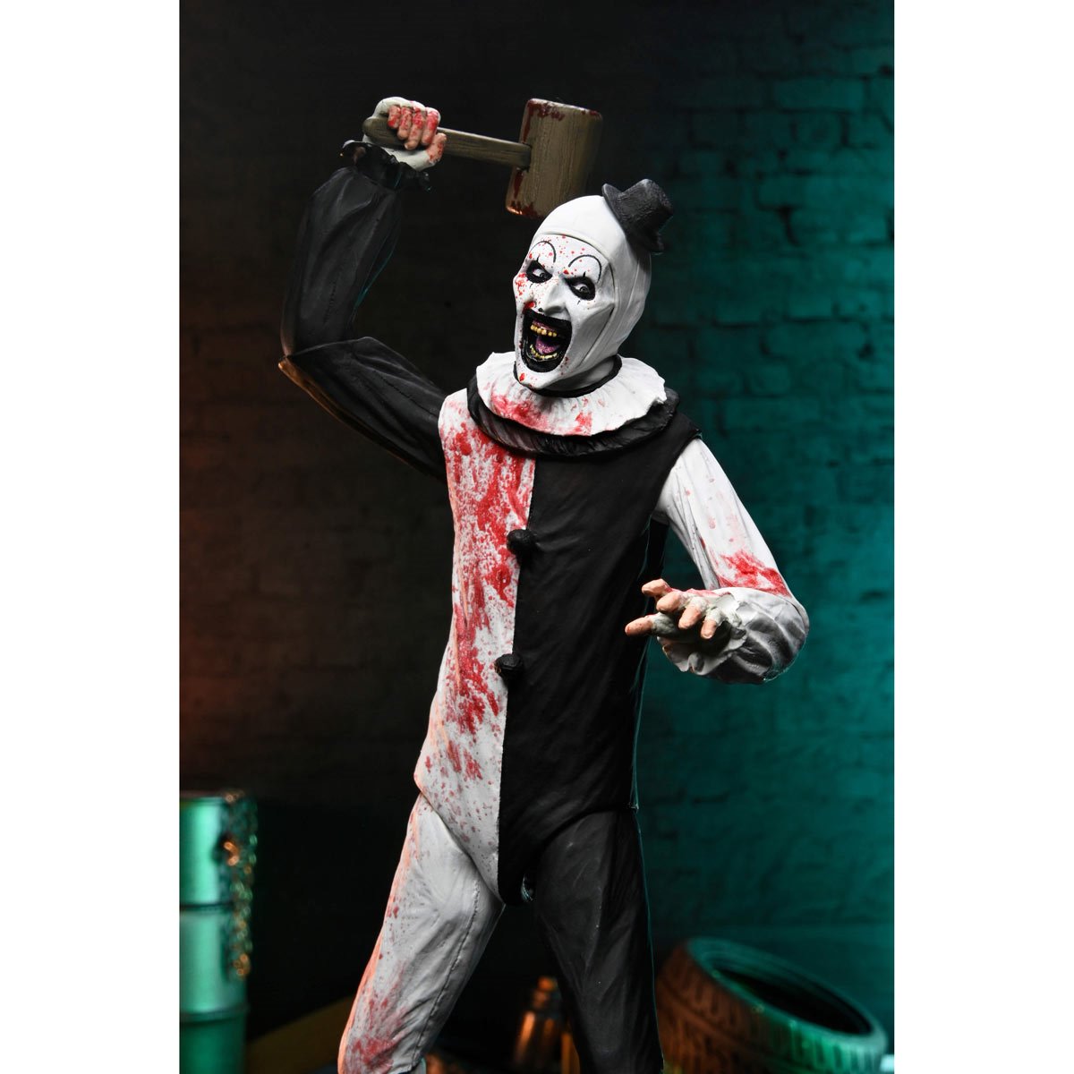 Terrifier 2 Ultimate Art the Clown (Blood Splattered) 7-Inch Scale Action Figure - Image 7